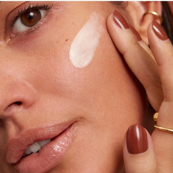 LAST 1! Bobbi Brown Face Base Vitamin Enriched Mini 🪞 NEW Travel Size - Picture 3 of 9